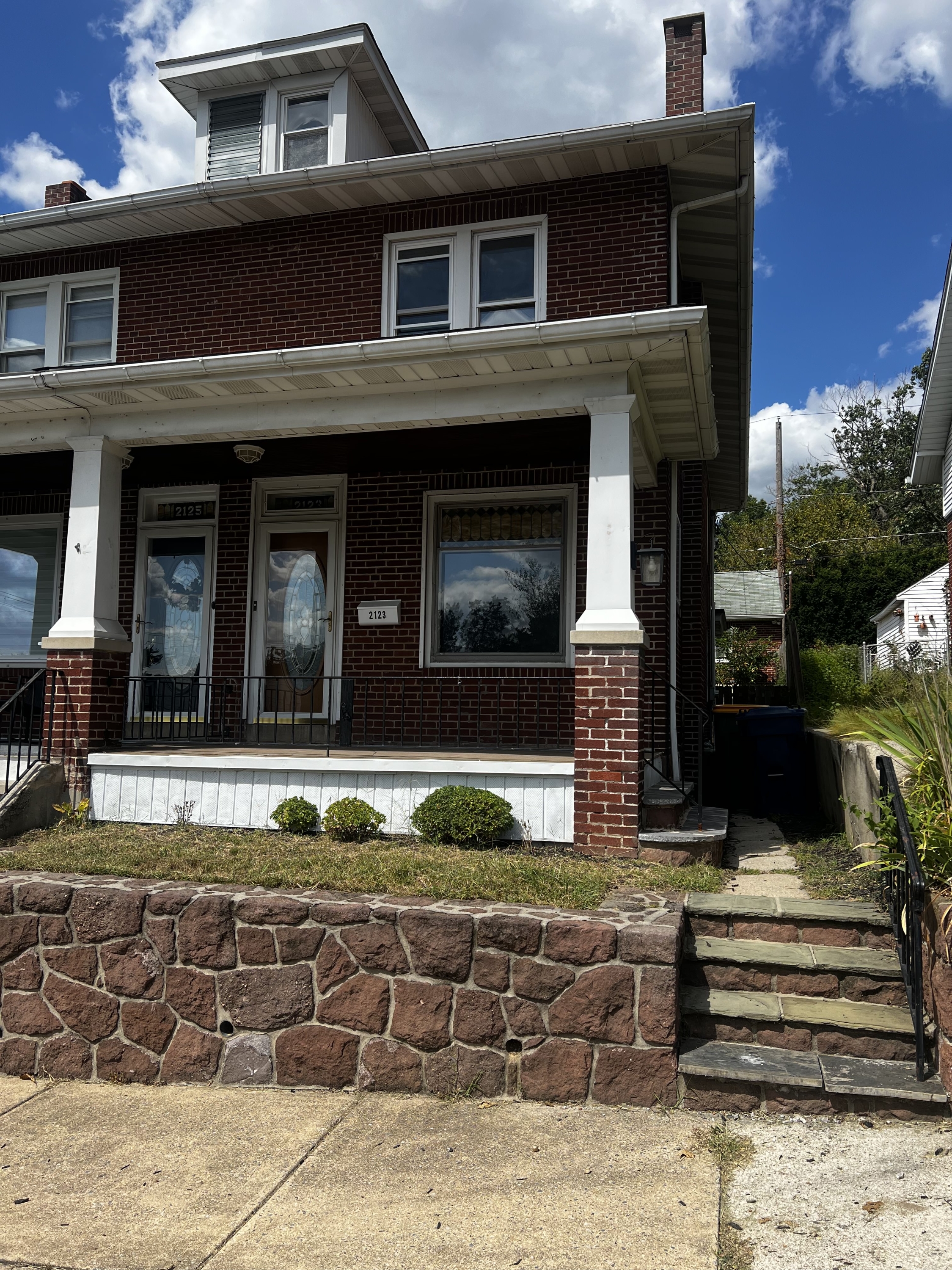 2123 Fairview Street - 1